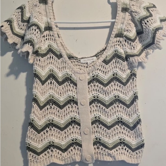 Blu Pepper Cream and Gray Knit Top - Picture 2 of 10